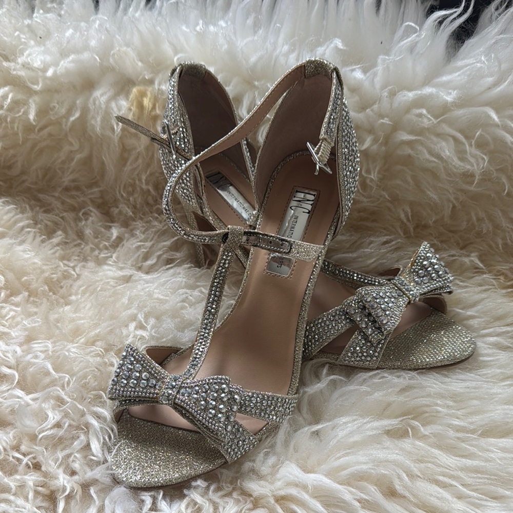 INC International Concepts Gold Heels with Bow Detail